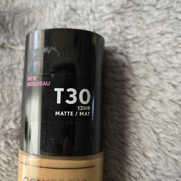 Cover Girl-TruBlend Matte Made Liquid Foundation-T 30 Warm Honey - Picture 2 of 5